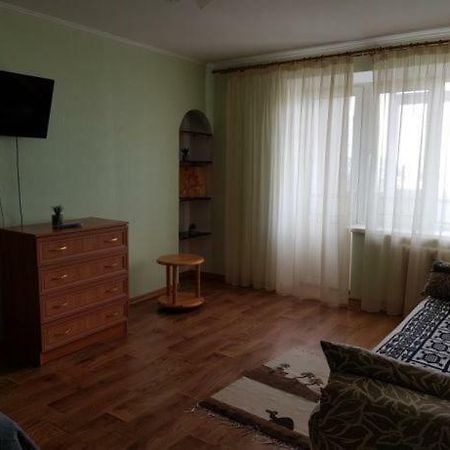 Уютная Квартира В 5 Мин Пешком От Курорта Myrhorod Bagian luar foto